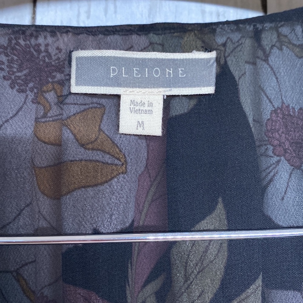 Pleione Floral Balloon Sleeve Cropped Top Medium - Picture 3 of 6